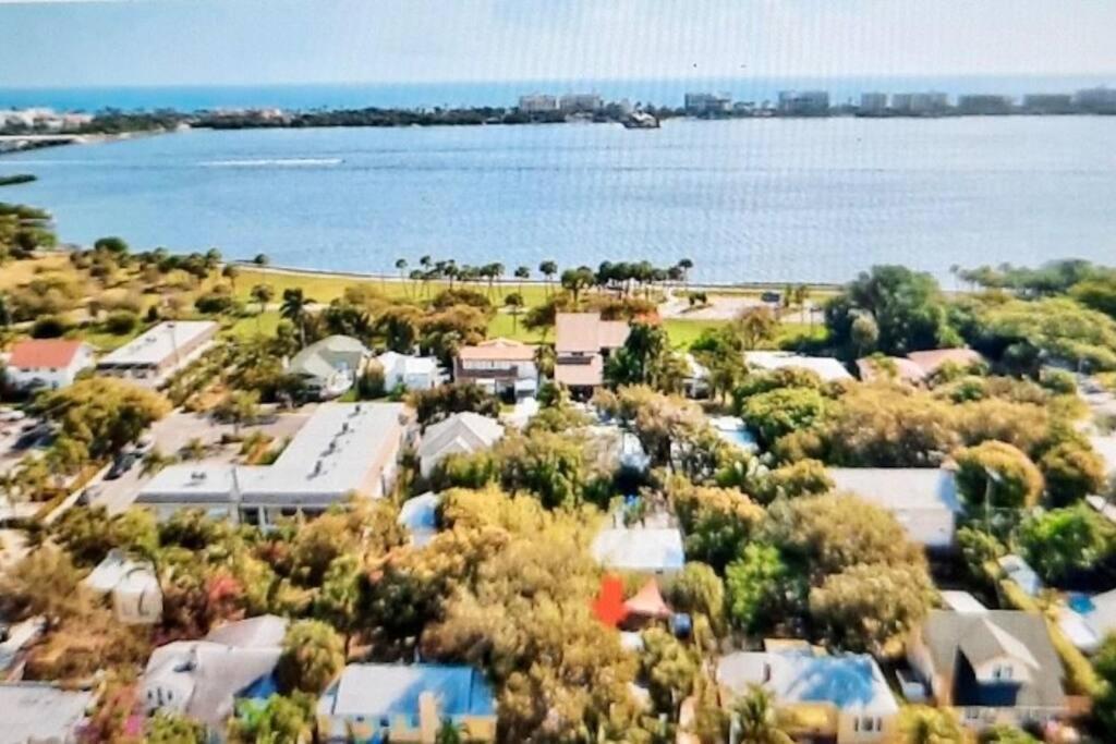 Two Bedroom Ranch With Private Deck Close To Beach レイク・ワース エクステリア 写真